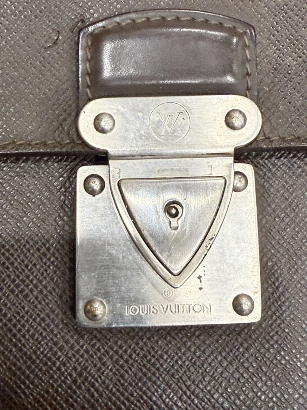 Louis Vuitton Taiga Neo Robusto Briefcase